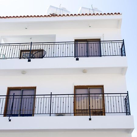 Spacious 2 Bedroom Appartment Near Mall -Internet 1Gbps Paphos Kültér fotó