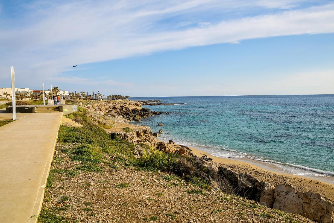 Spacious 2 Bedroom Appartment Near Mall -Internet 1Gbps Paphos Kültér fotó