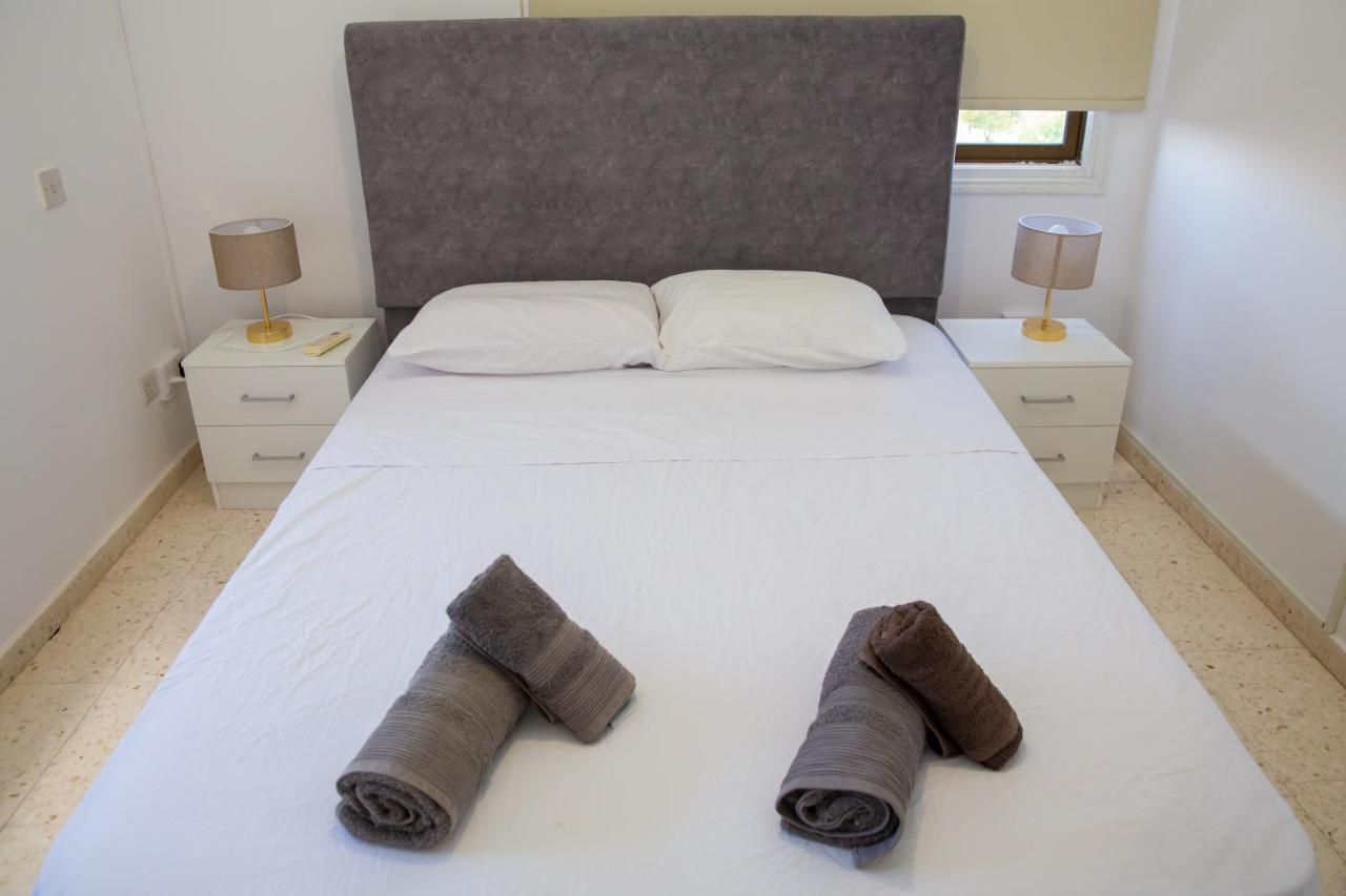 Spacious 2 Bedroom Appartment Near Mall -Internet 1Gbps Paphos Kültér fotó
