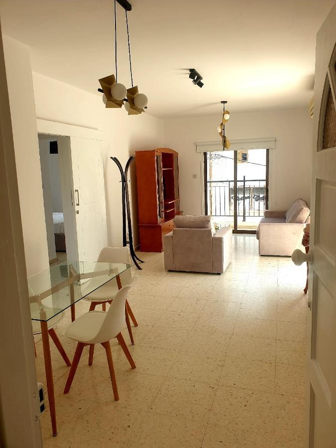 Spacious 2 Bedroom Appartment Near Mall -Internet 1Gbps Paphos Kültér fotó