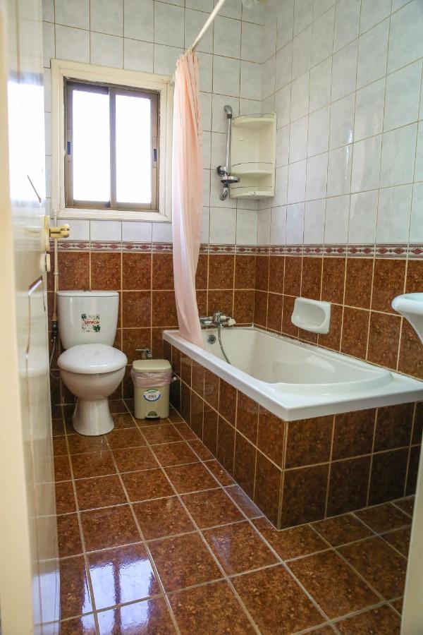 Spacious 2 Bedroom Appartment Near Mall -Internet 1Gbps Paphos Kültér fotó